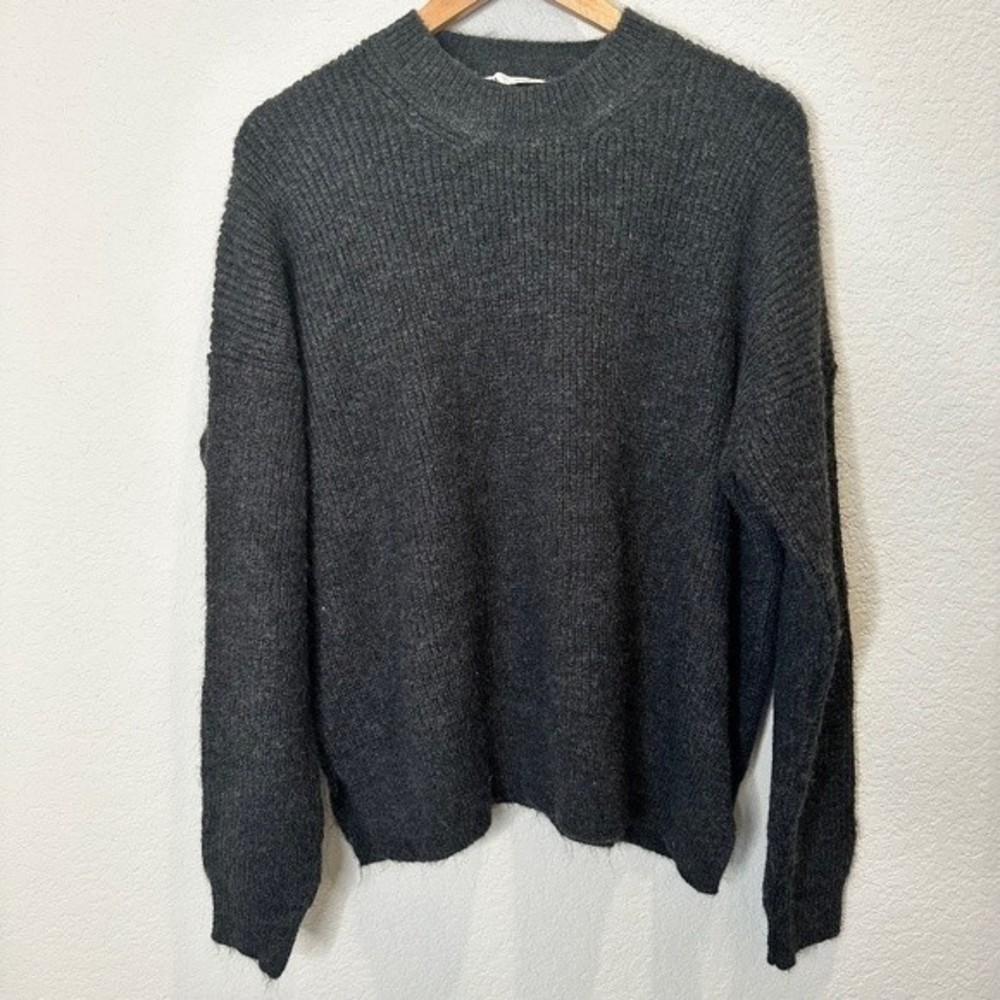 Zara Grey Cozy Oversized Ribbed Crew Neck Sweater - Size Medium - EUC